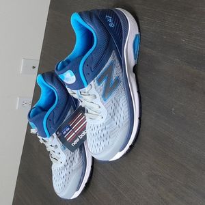 Women's walking shoes